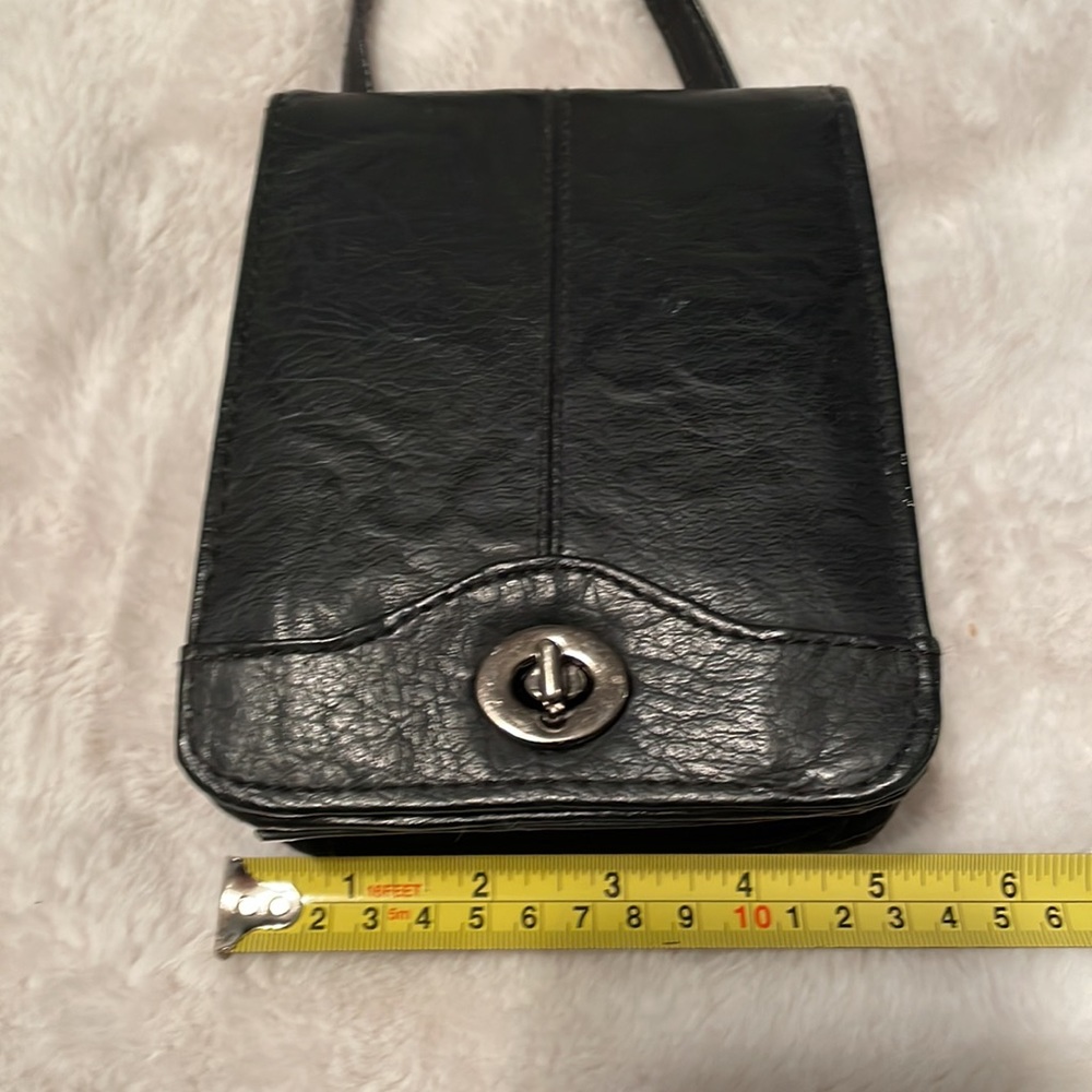 Black vegan leather cross body bag - Picture 15 of 16